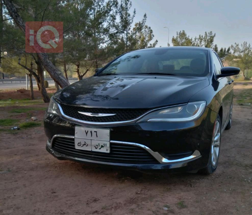 Chrysler 200